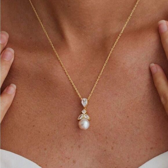Elegant Gold Pearl Necklace #1551 - Picture 1 of 5
